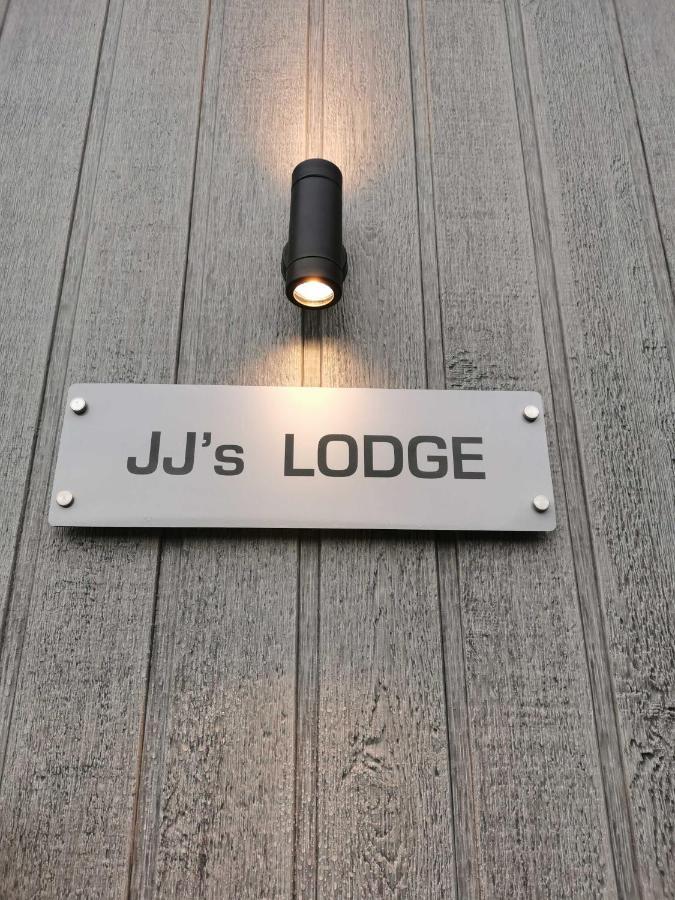 Lodge Jjs Lakewood
